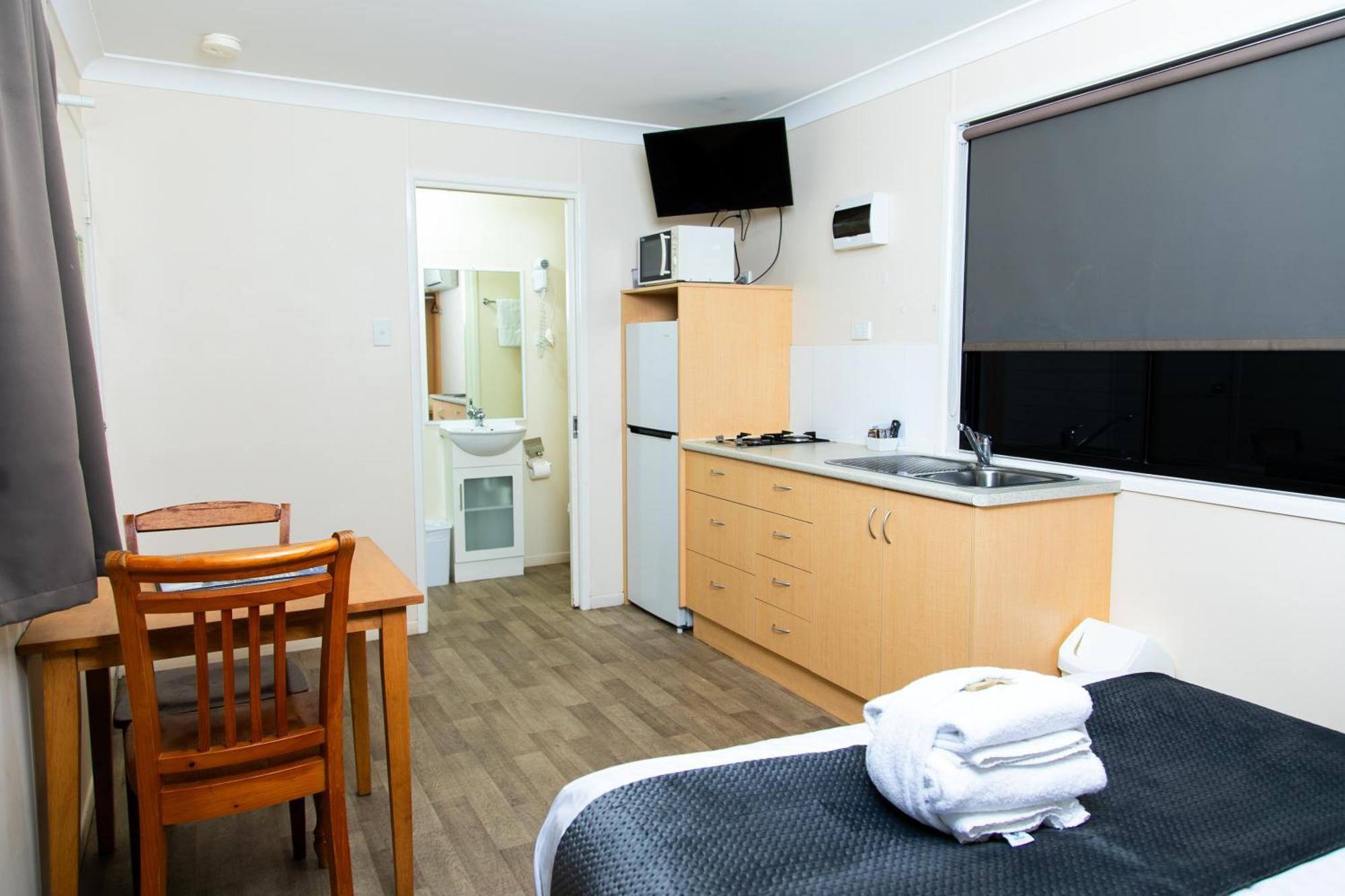 Big4 Toowoomba Garden City Holiday Park Room photo